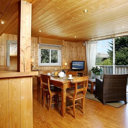 卡普费雷体育中心公寓 *